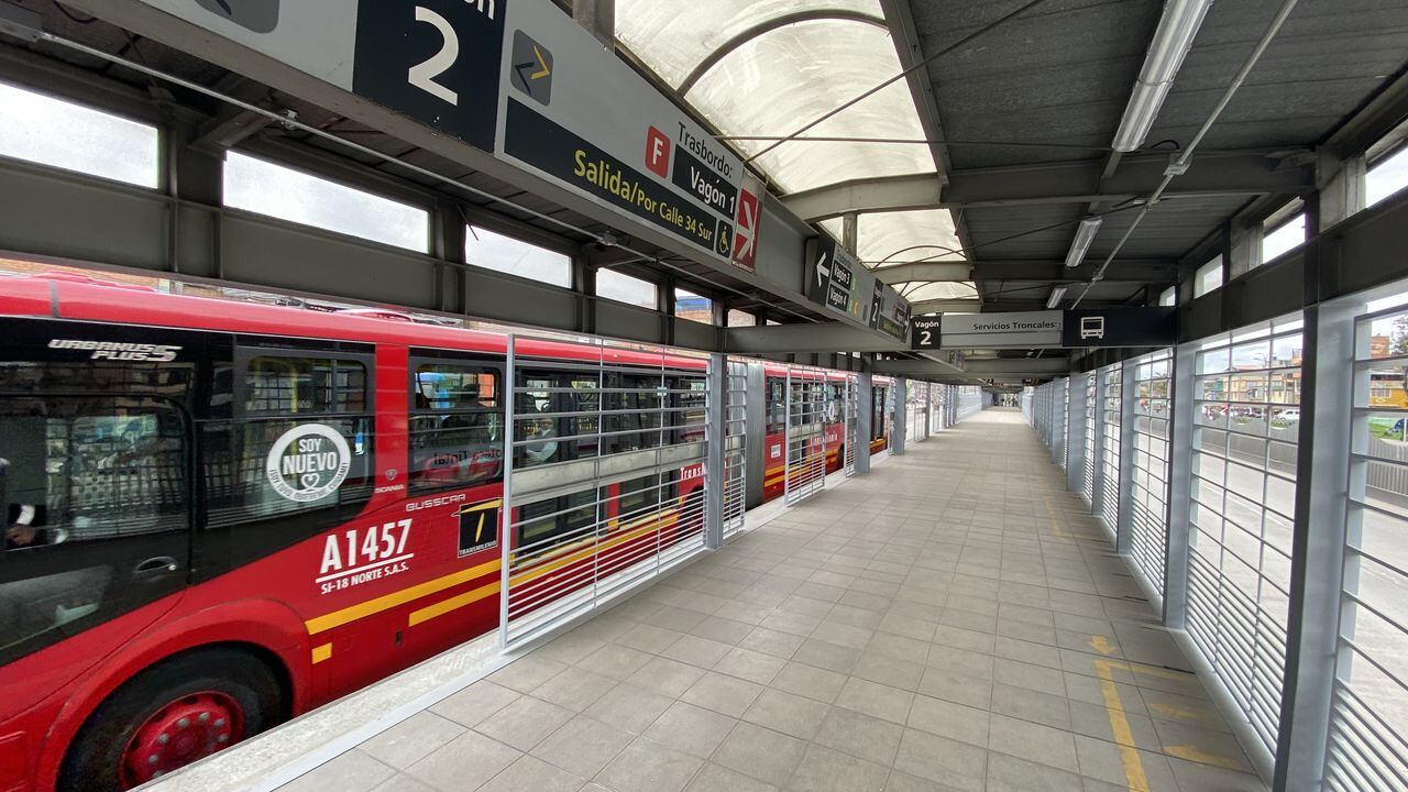 Pareja tuvo sexo en portal de Transmilenio – Publimetro Colombia