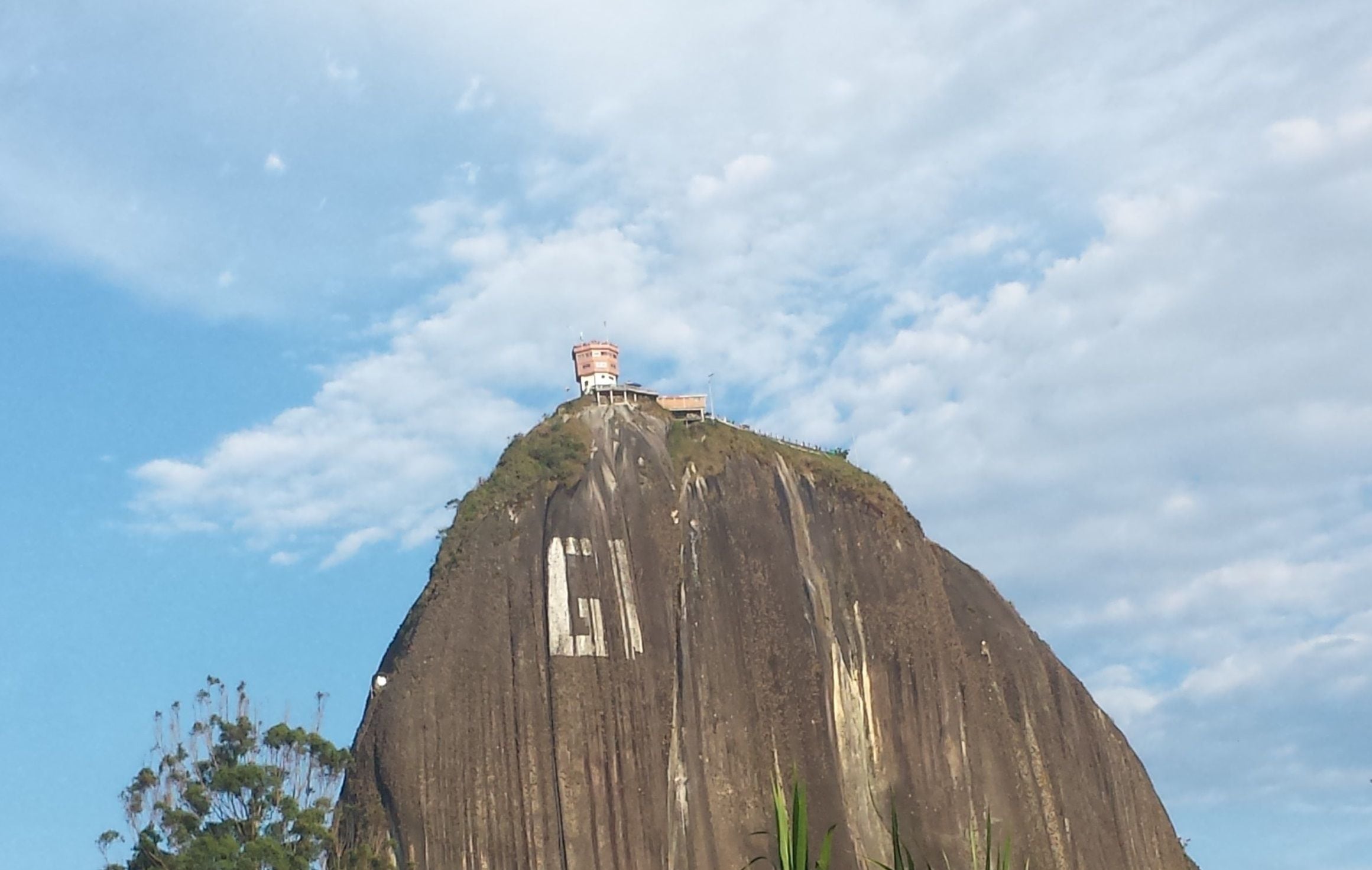 Antioquia: Indignación por video de contenido sexual que fue grabado en la  piedra de El Peñol – Publimetro Colombia