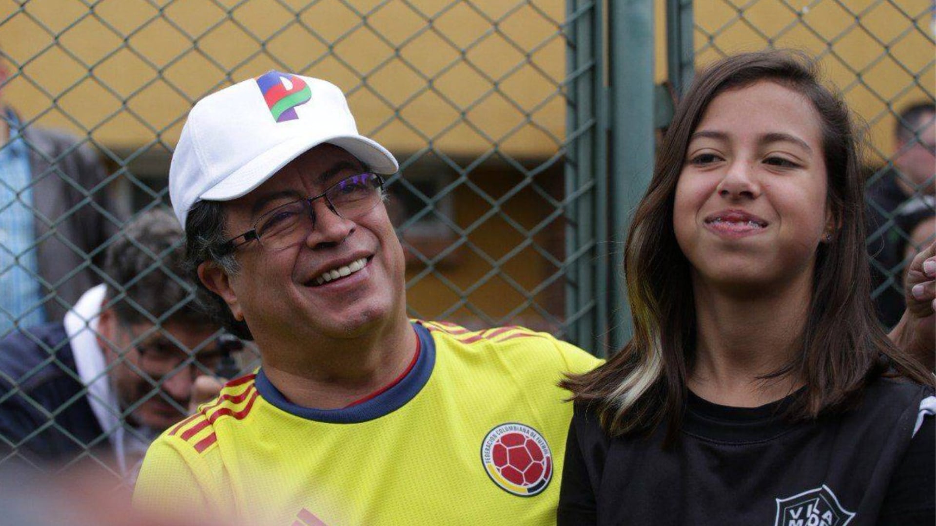 La reacción de Antonella Petro saliendo del Estadio por abucheos contra el  presidente, desató debate en redes sociales – Publimetro Colombia