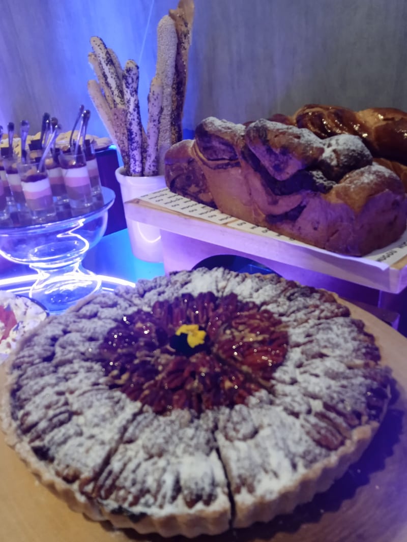 Postres en la mesa dulce de la cena de San Silvestre.