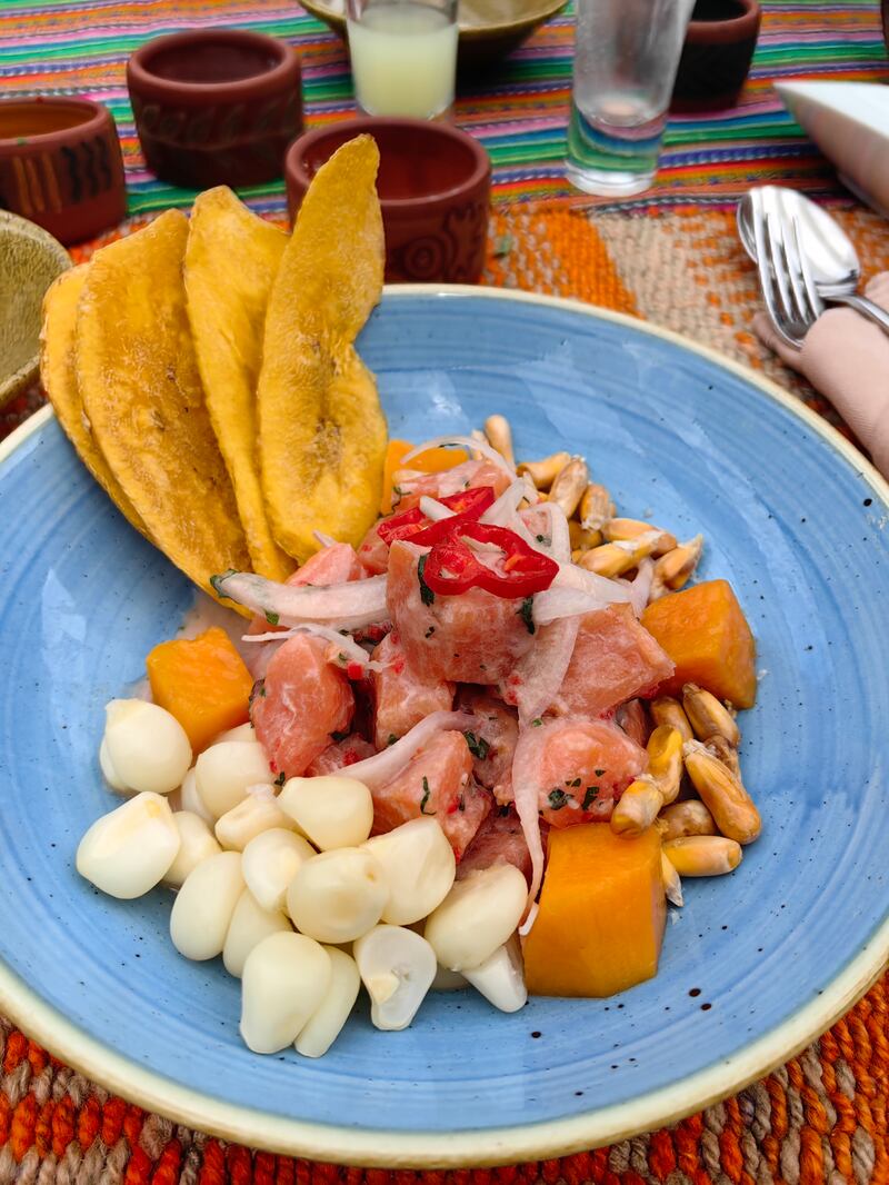 Usted puede aprender a hacer ceviche en el JW Marriott Cusco El Convento.