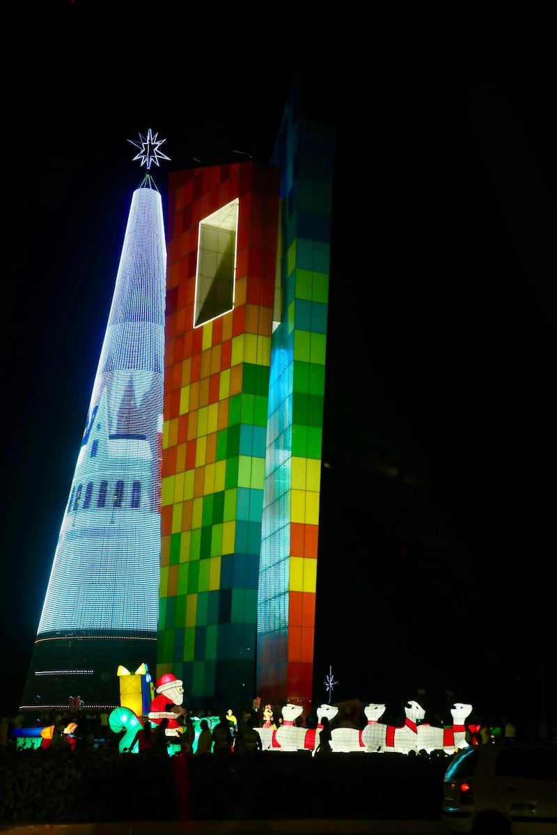 Alumbrado navideño en la Ventana al mundo en Barranquilla.