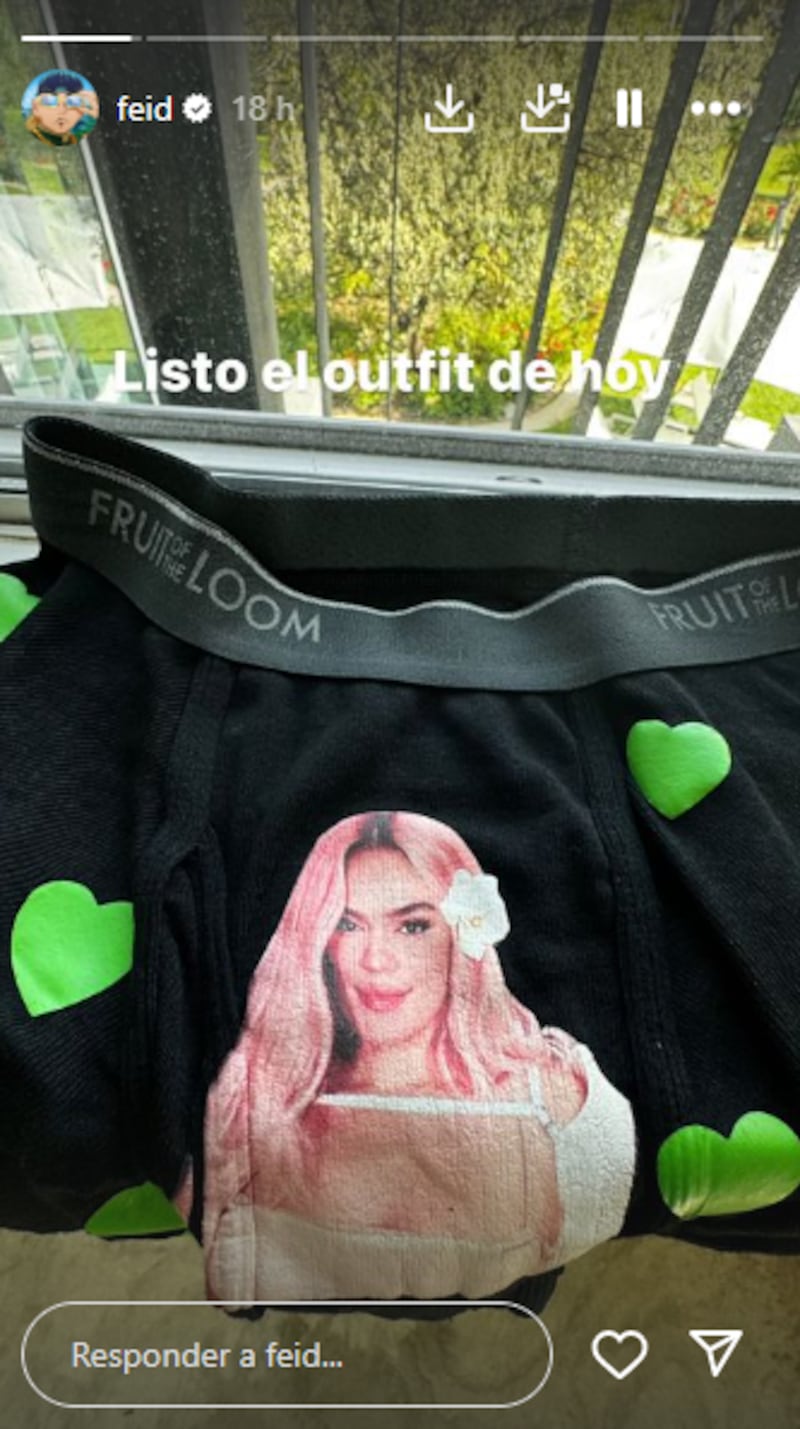 Feid mostró un detalle de la ropa interior que se pondría y los seguidores dicen que no esperen menos de sus parejas.