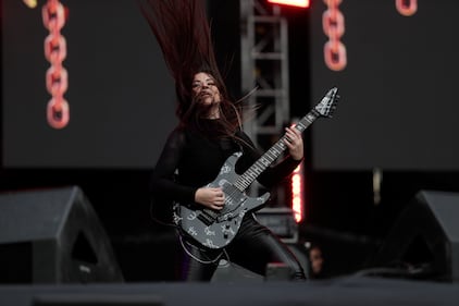 Crypta, de Brasil, durante su presentación en el Festival Rock al Parque en Bogotá.