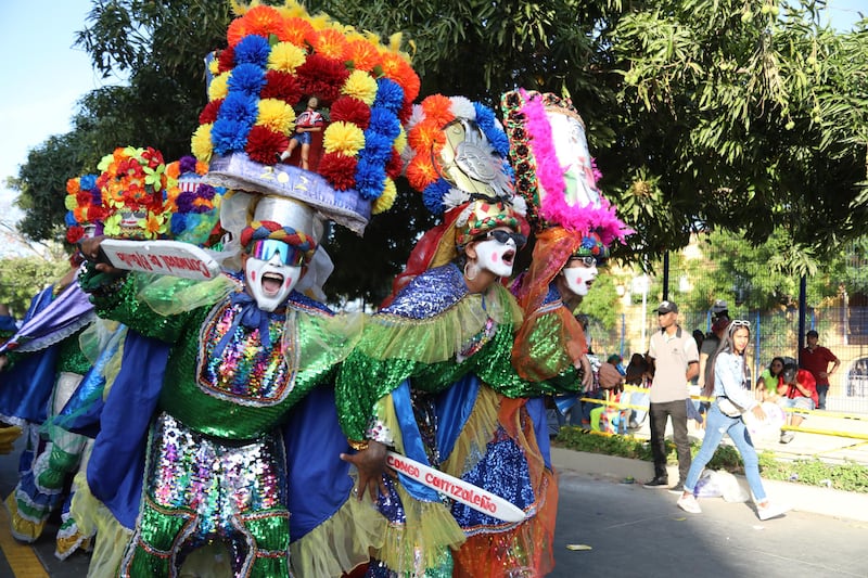 El colorido Carnaval del Suroccidente de Barranquilla tomó las calles, reflejando toda la esencia festiva de la ciudad.