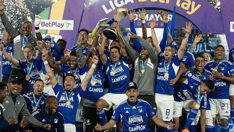 Un jugador de Millonarios se fue de vacaciones y llevó la medalla de campeón de la Liga BetPlay 1-2023