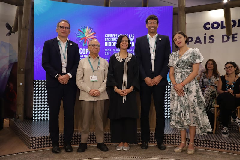 En el marco de la COP16, Banco Davivienda suscribe acuerdo con la
Corporación Financiera Internacional (IFC) para la emisión de un bono de
biodiversidad.