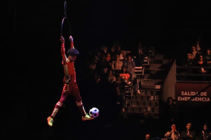 Messi10 del Circo del Sol en Bogotá