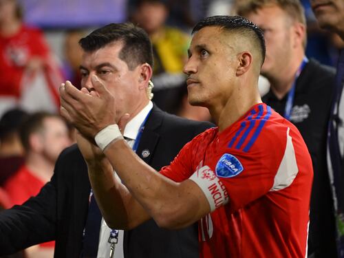 Alexis Sánchez le cantó la tabla a CONMEBOL por ‘culpa’ de Wilmar Roldán: “Te cagan todo el partido”