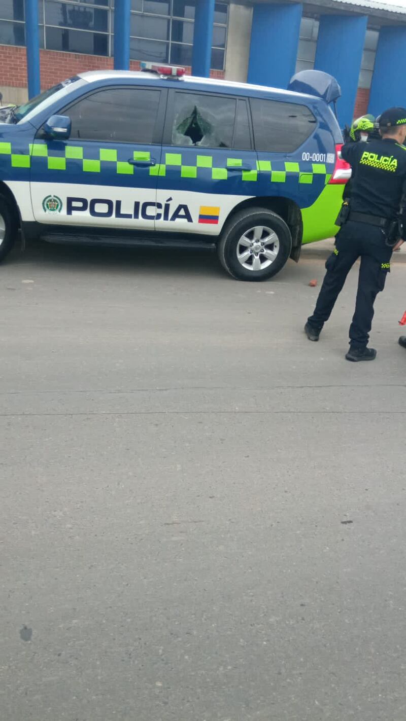 Camioneta del director de la Policía destruida.