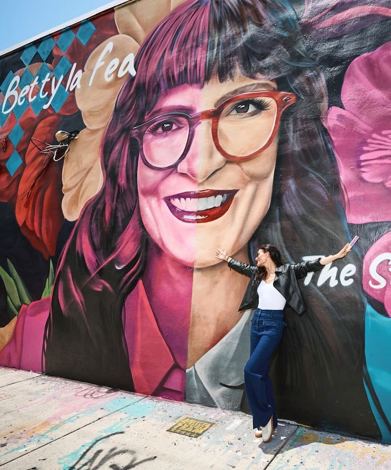 Mural de 'Yo soy Betty, la fea' en Miami, Estados Unidos.