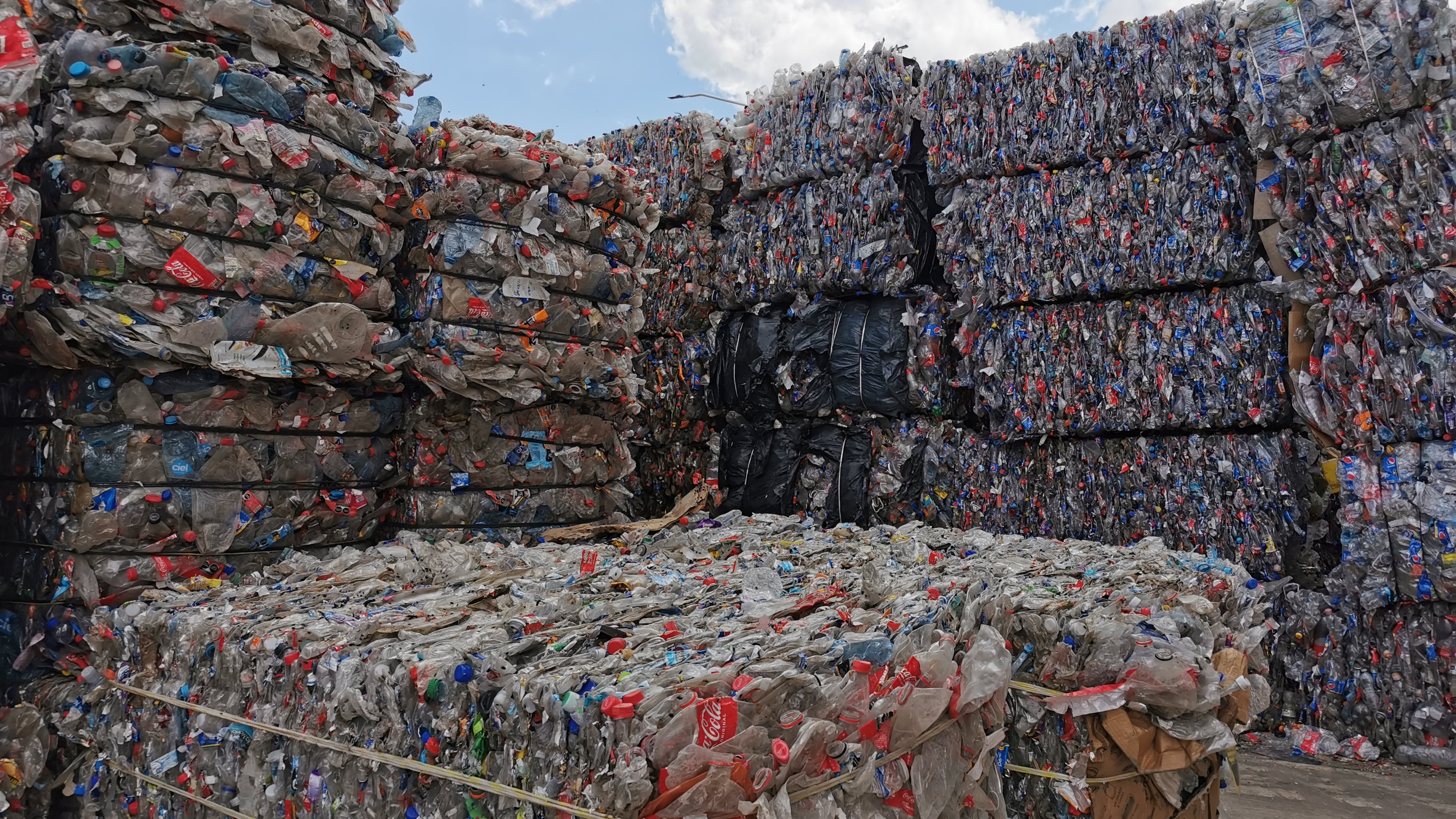 Crece el comercio global de desechos plásticos