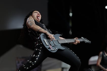 Crypta, de Brasil, durante su presentación en el Festival Rock al Parque en Bogotá.