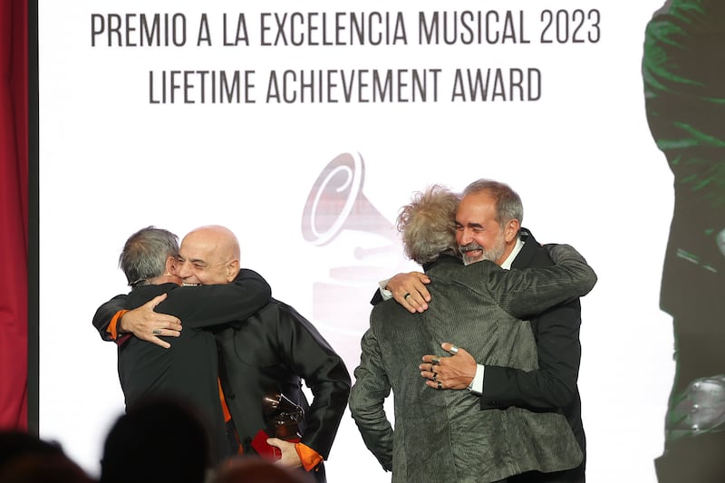 La Semana de la 24ª Entrega Anual del Latin Grammy comenzó con con la entrega de Premios Especiales que incluyó a los siguientes homenajeados: Carmen Linares, Mijares, Arturo Sandoval, Simone, Soda Stereo, Ana Torroja, Alex Acuña, Gustavo Santaolalla y Wisón Torres.