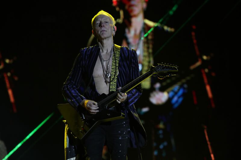 Def Leppard durante su presentación en el Parque Simón Bolívar de Bogotá