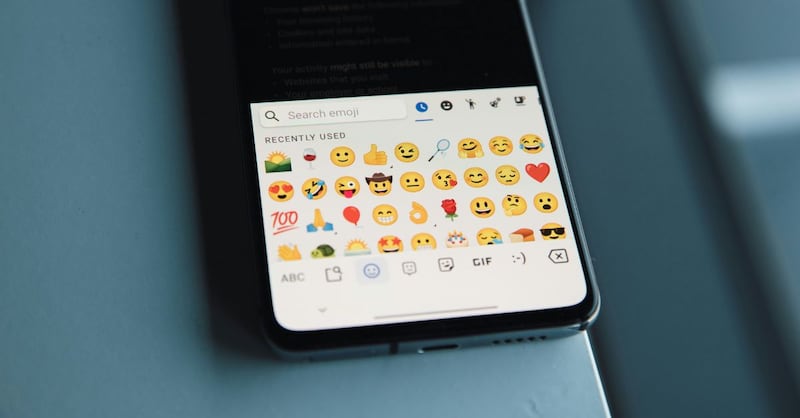 Hay miles de emojis disponibles en WhatsApp