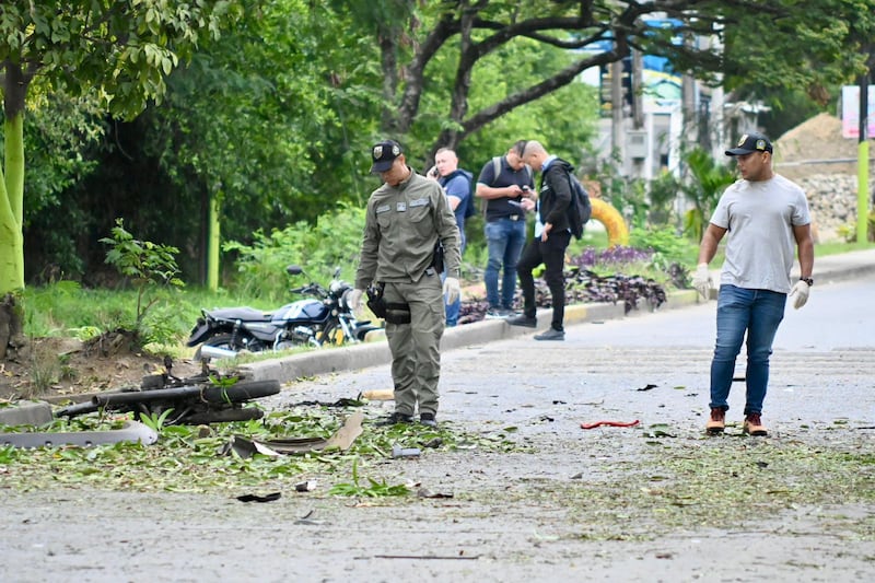 Jamundí: explosión de moto bomba cerca de una patrulla dejó quince heridos en el Valle.