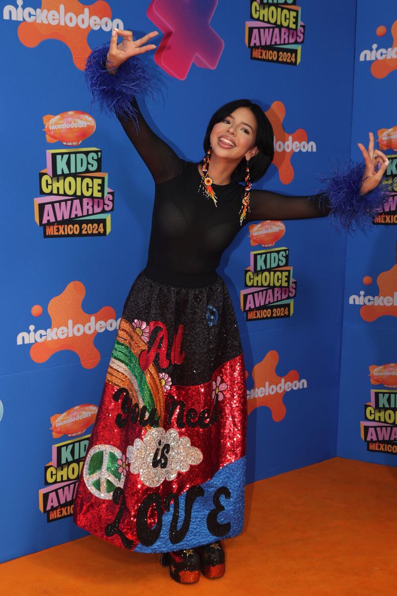 Ángela Aguilar en los Kids Choice Awards