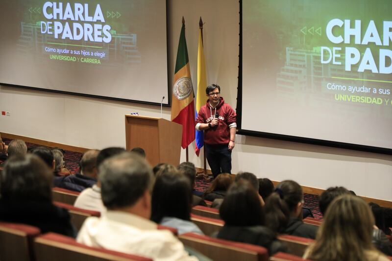 Intervención Dr. Nelson Hernán Gómez Tejada, Director de Promoción y Mercadeo Universidad Externado.
Foto: Carolina Corredor. Universidad Externado