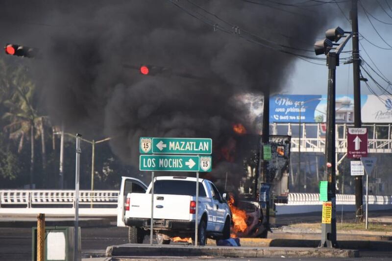 Narcobloqueos por recaptura de Ovidio Guzmán.