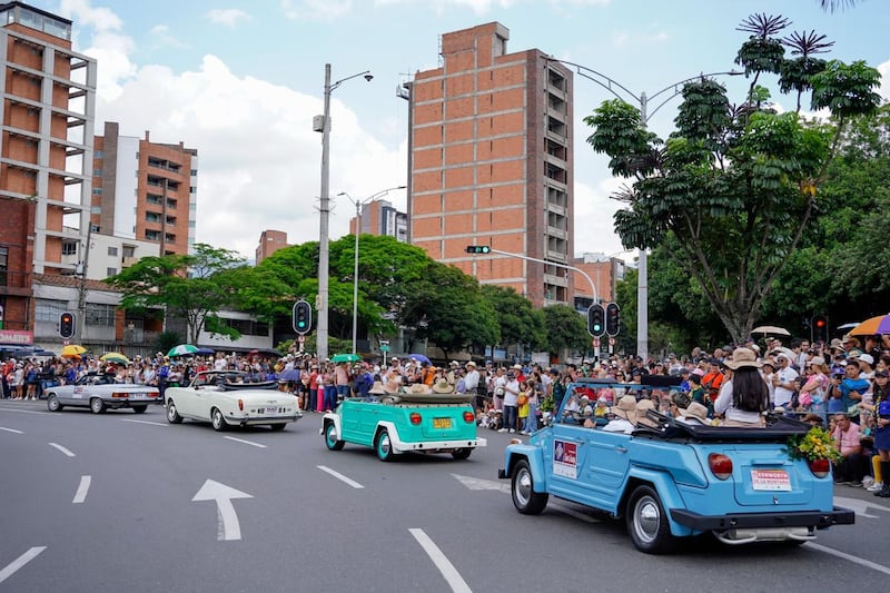 Versión 27 del Desfile de Autos Clásicos y Antiguos 2024