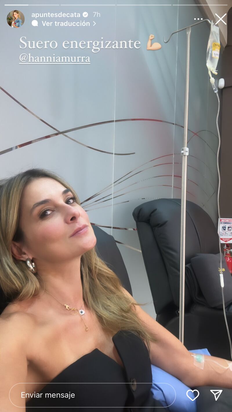 Catalina Gómez en su aplicación de sueroterapia