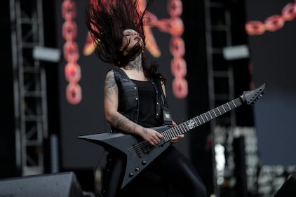 Crypta, de Brasil, durante su presentación en el Festival Rock al Parque en Bogotá.