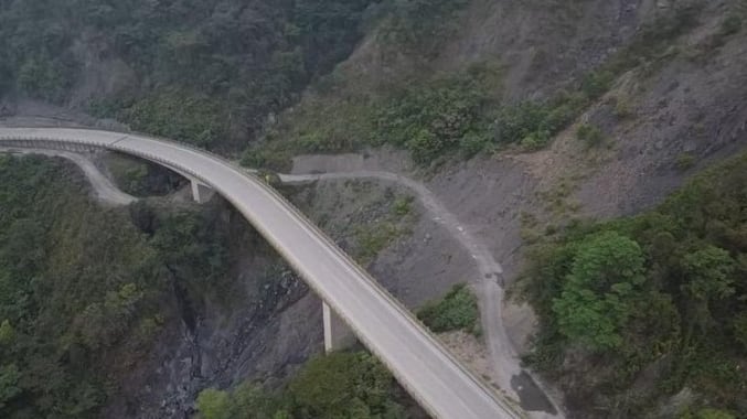 Por fisuras en un puente en principal vía hay cambios en la ruta Bogotá - Villavicencio.