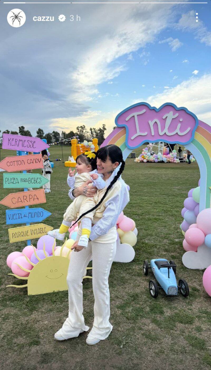 Cazzu celebró el primer año de Inti |