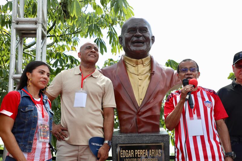 Escultura a Edgar Perea en Barranquilla