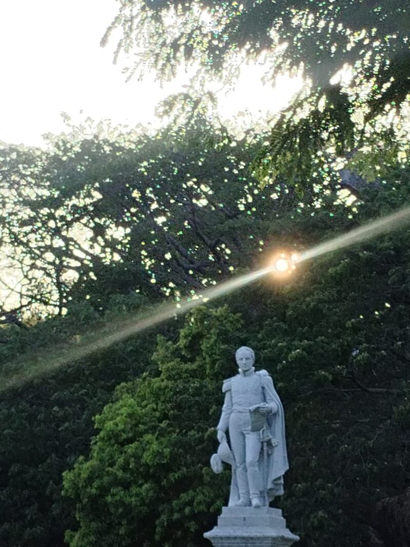 Atardecer caribeño y Bolívar