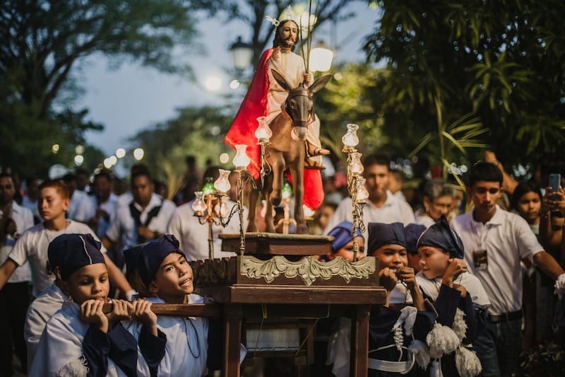 Semana Santica en Mompox, Bolívar. Una réplica de la Semana Santa para los niños.