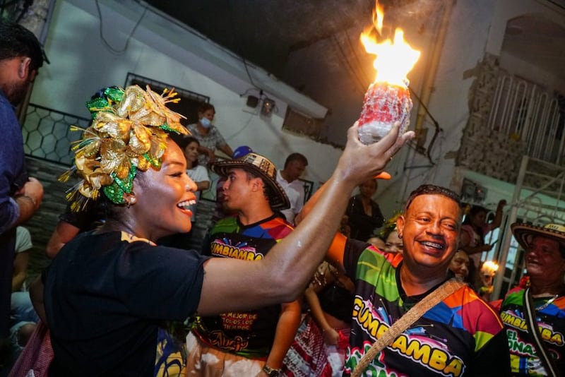 Izadas de banderas del Carnaval de Barranquilla.