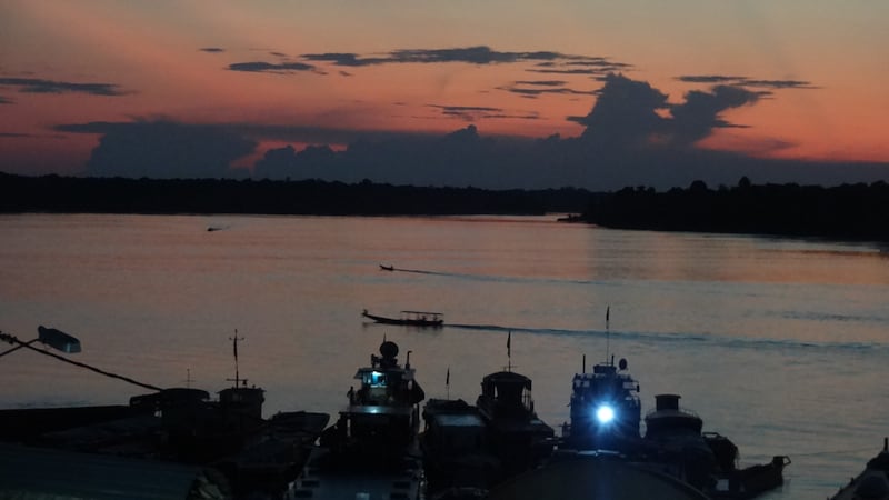 Atardecer en Puerto Inírida.