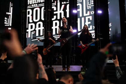 Evile, de Reino Unido, durante su presentación en el Festival Rock al Parque en Bogotá.