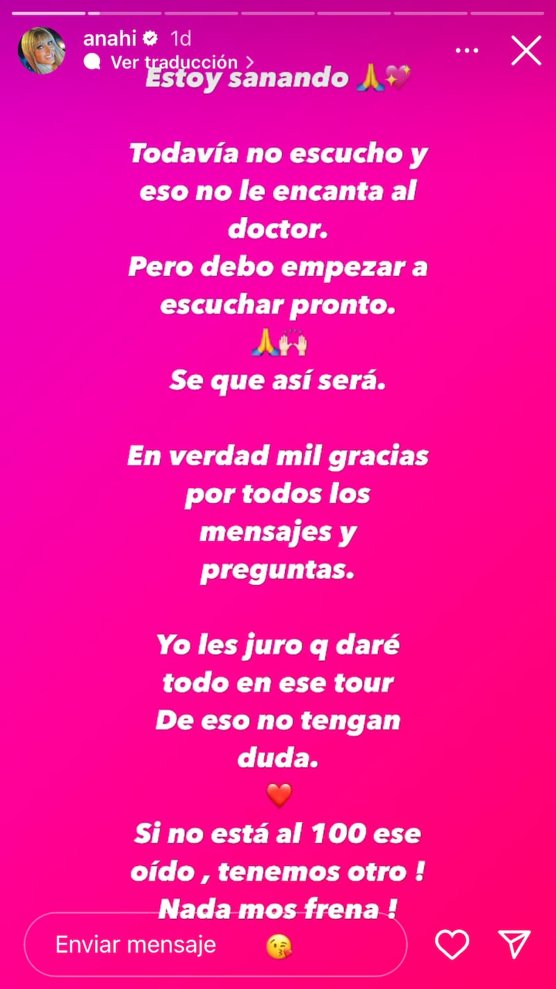 El pasado 20 de junio, Anahí sufrió un accidente que le perforó el tímpano, que puso en duda su llegada al tour de RBD.