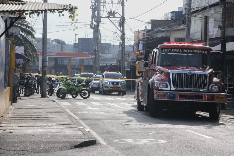 Atacan con moto bomba hotel donde se alojan carabineros de la Policía en Jamundí.