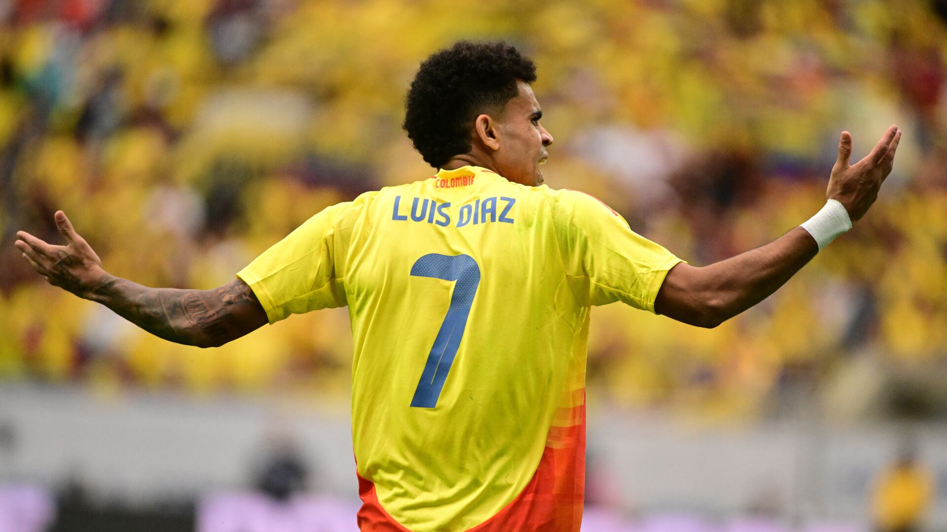 Luis Díaz humilló a jugadores de Paraguay con sus gambetas en la Copa América