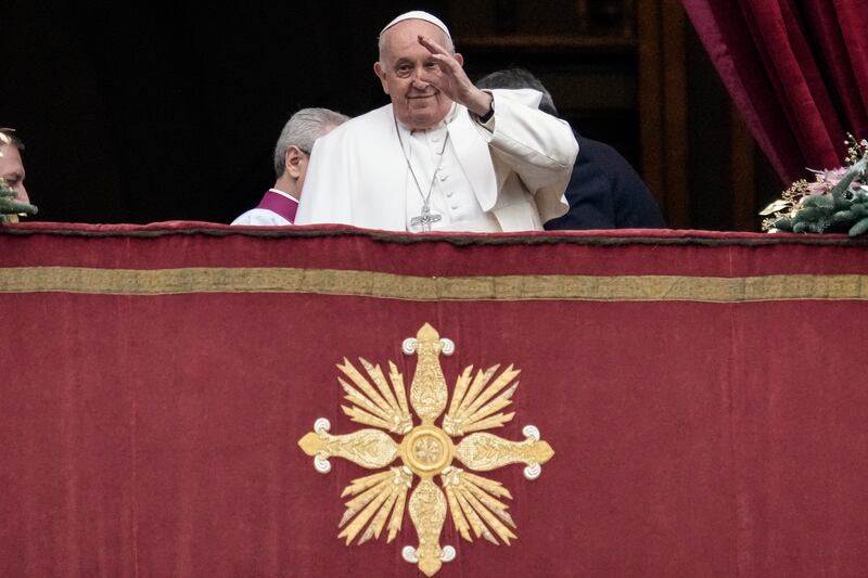 Papa Francisco pide fin de la guerra en Gaza y paz mundial en mensaje de Navidad