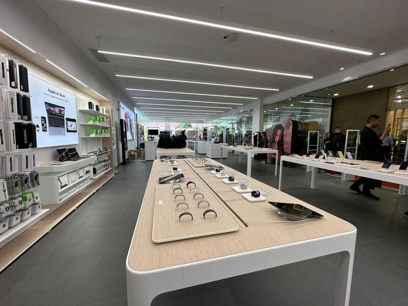 Apertura de APP Apple en Medellín