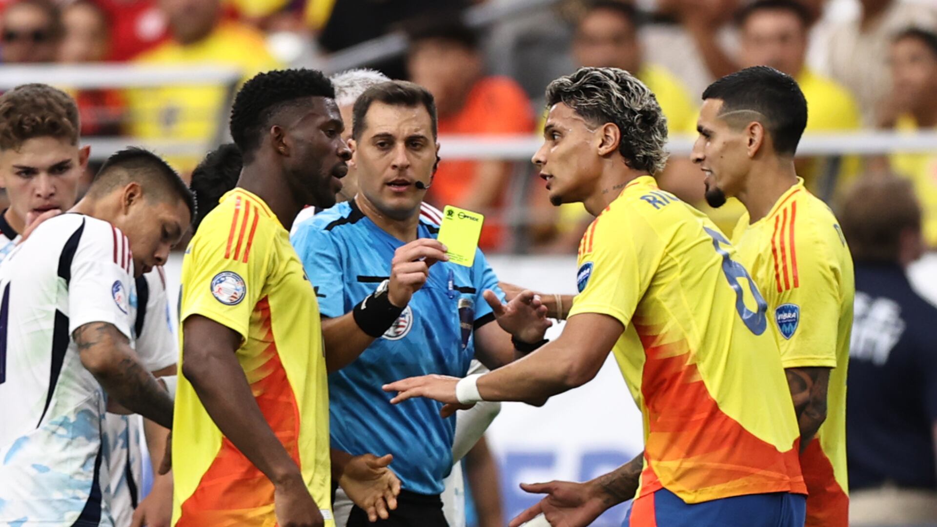 Richard Ríos se ‘emberracó' y terminó manoteando a Lerma en Colombia vs. Costa Rica