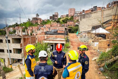 Por riesgo de colapso de un edificio por fallas estructurales evacúan 25 edificaciones en Medellín 